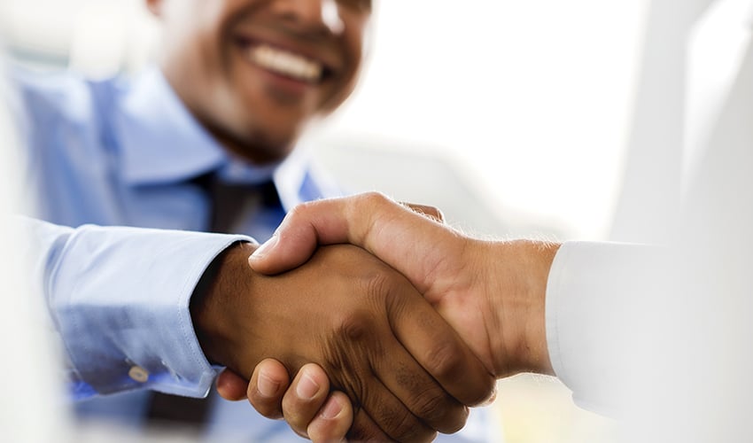 Ayuda económica para servicios y dispositivos protésicos, equipos médicos duraderos y otros dispositivos de ayuda